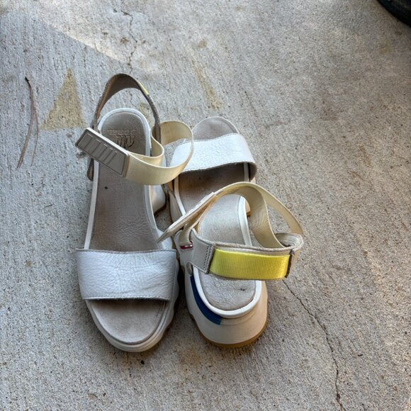 SOREL Sandals Size 8 White and Neon - Picture 2 of 4